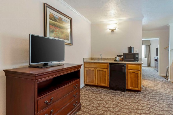 Best Western Salinas Monterey Hotel image 17