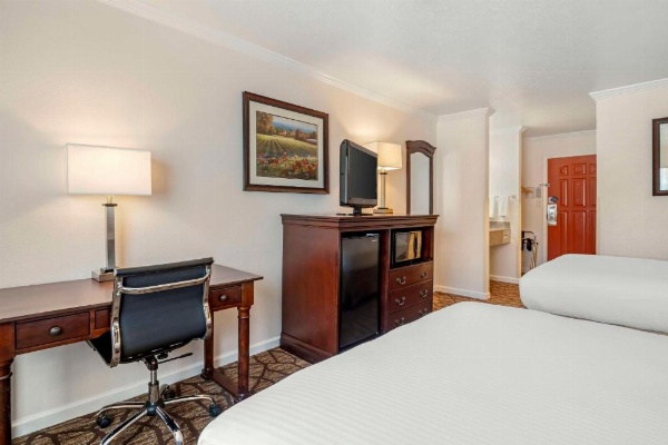 Best Western Salinas Monterey Hotel image 27
